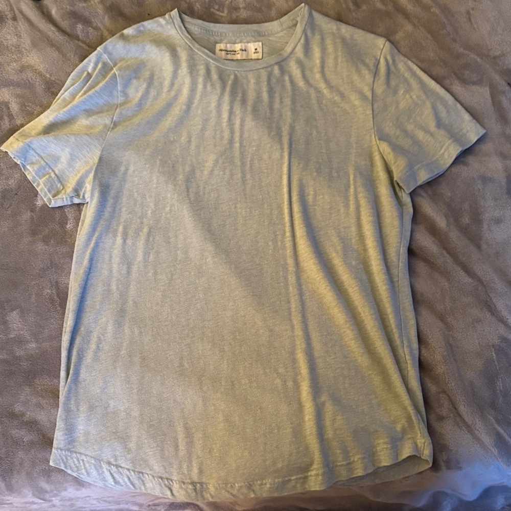 Abercrombie & Fitch Light Gray Short Sleeve Tee